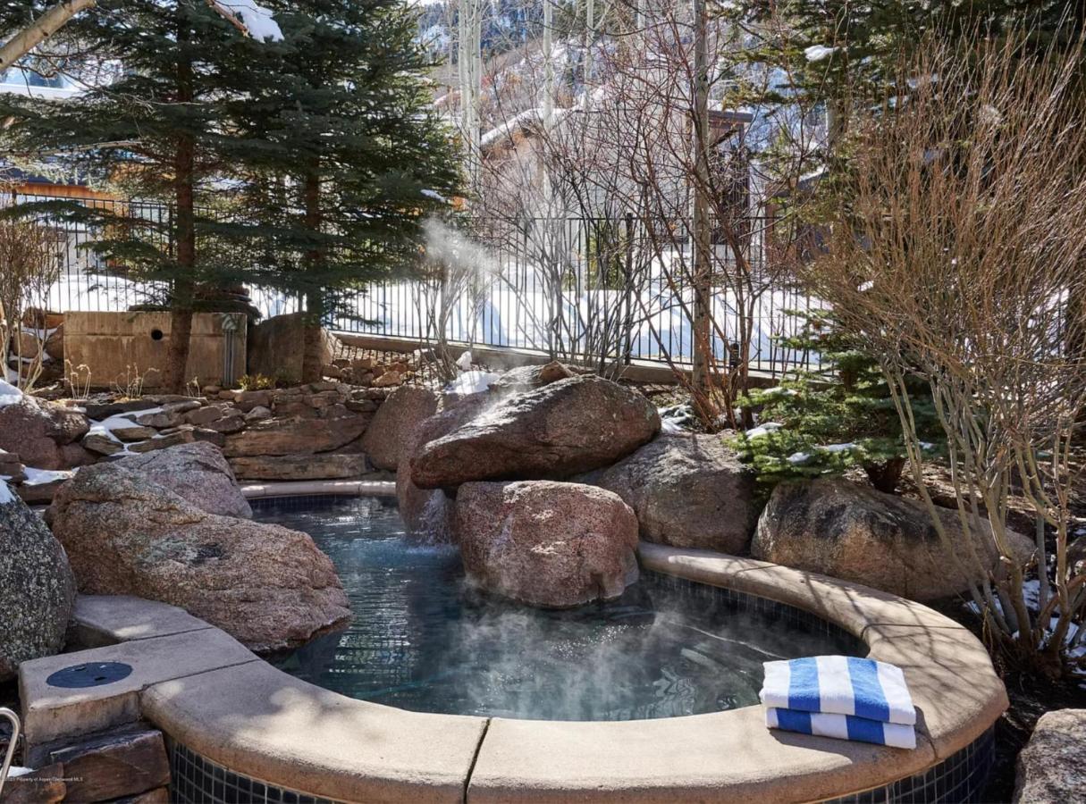 Updated 2 Bedroom - Steps To Gondola & Lift 1A - Hot Tub Aspen Exterior foto